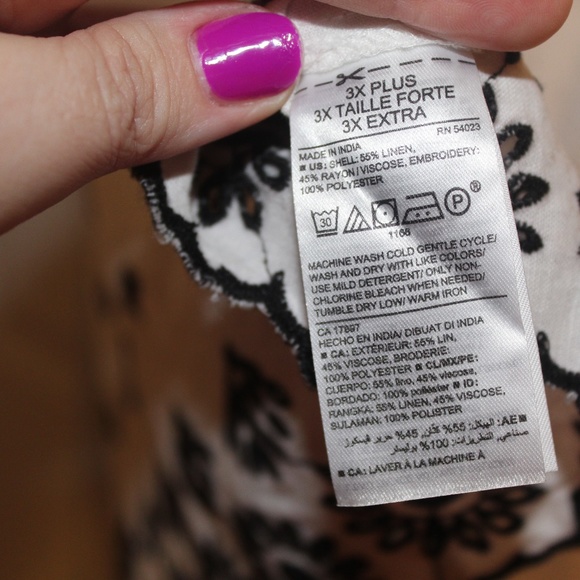 NWT -3X Plus - Old Navy White and Black Ruffle Top - Picture 6 of 6